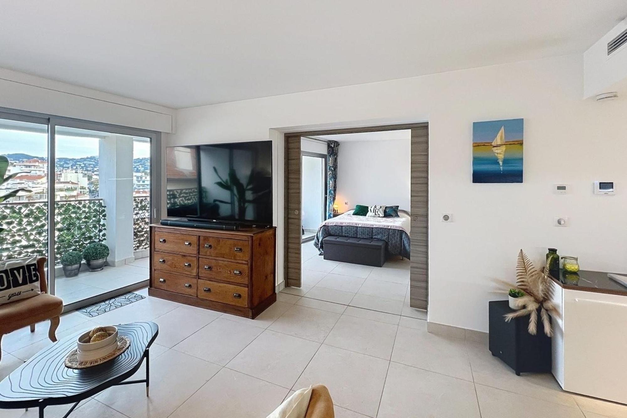 Apartment Splendid 1br In New - Palais 3 Mns Cannes